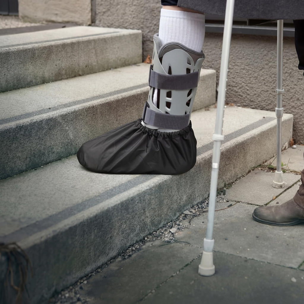White Waterproof Non Slip Walking Boot Covers 2 Pairs D78571