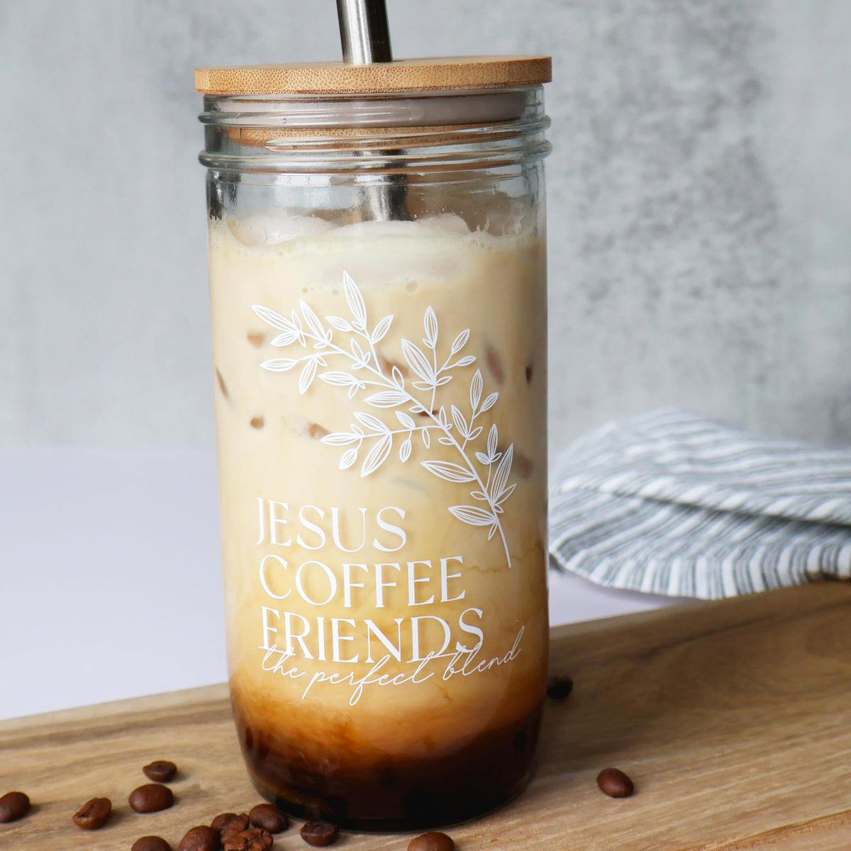 Glass Cup with Acacia Lid and Stainless Steel Straw 22 Ounce Q499