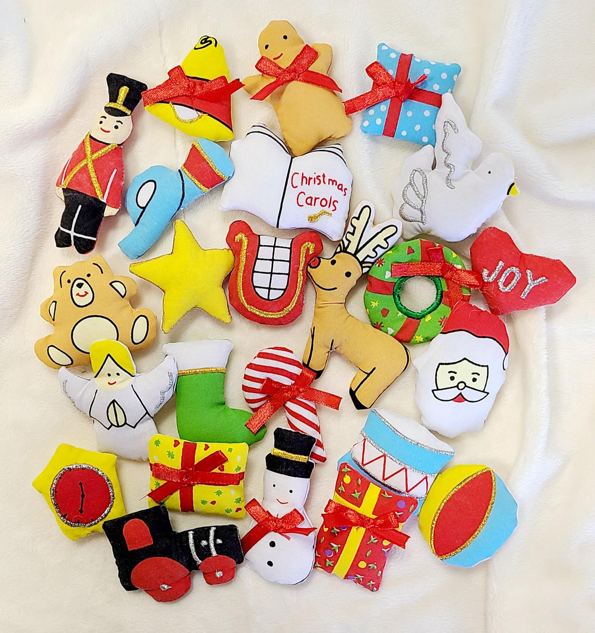 Christmas Advent Calendar with 24 Cloth Ornaments X197001