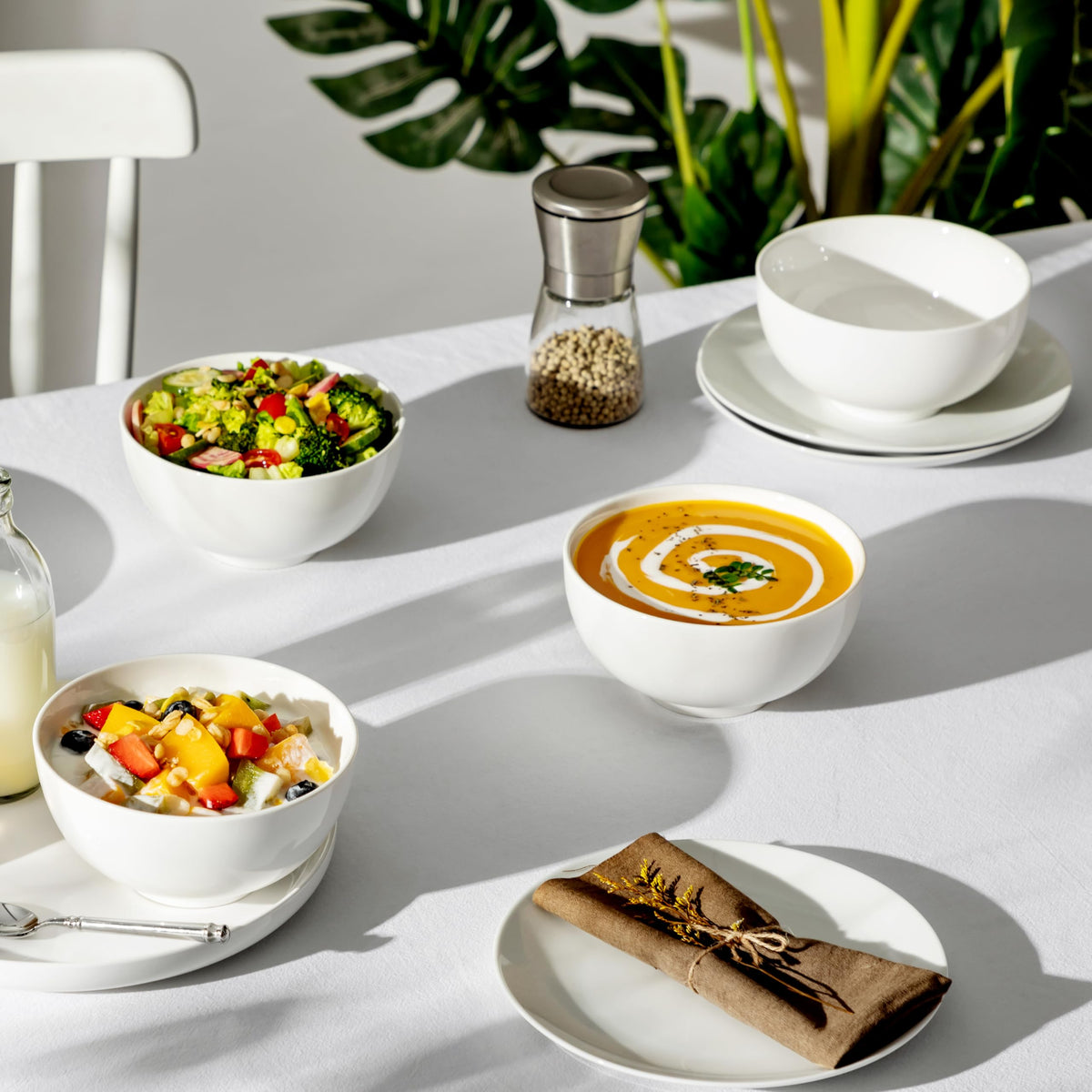 White 26 Oz Ceramic Soup Bowls of 4 I22923