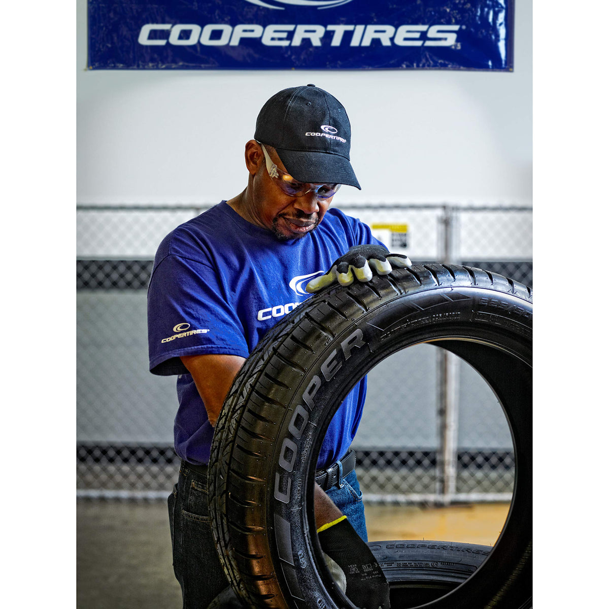 All-Season 205/75R15 97T Tire V7265